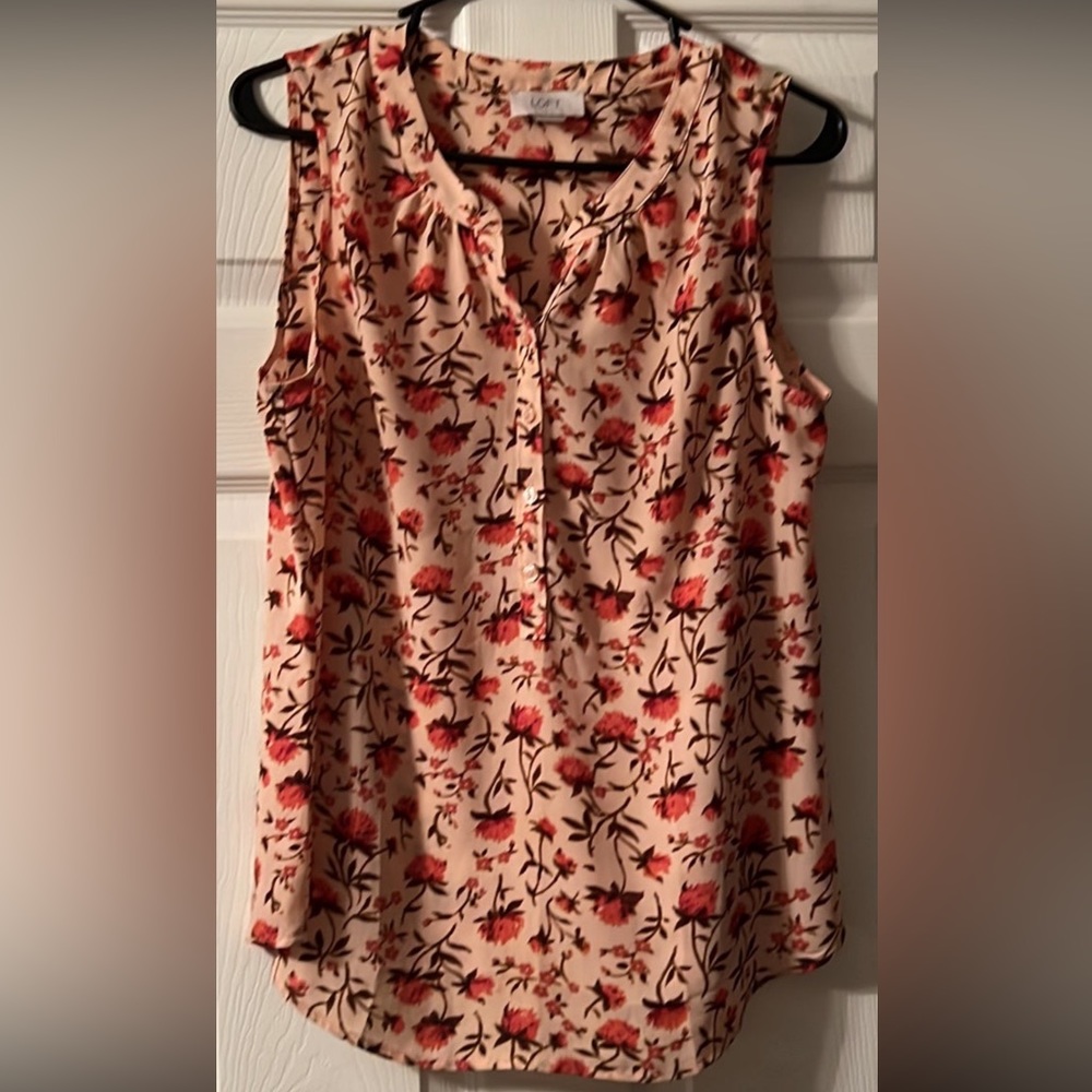 Women’s sleeveless top
